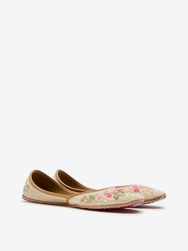 LUNA BLU Beige Floral Embroidered Juttis