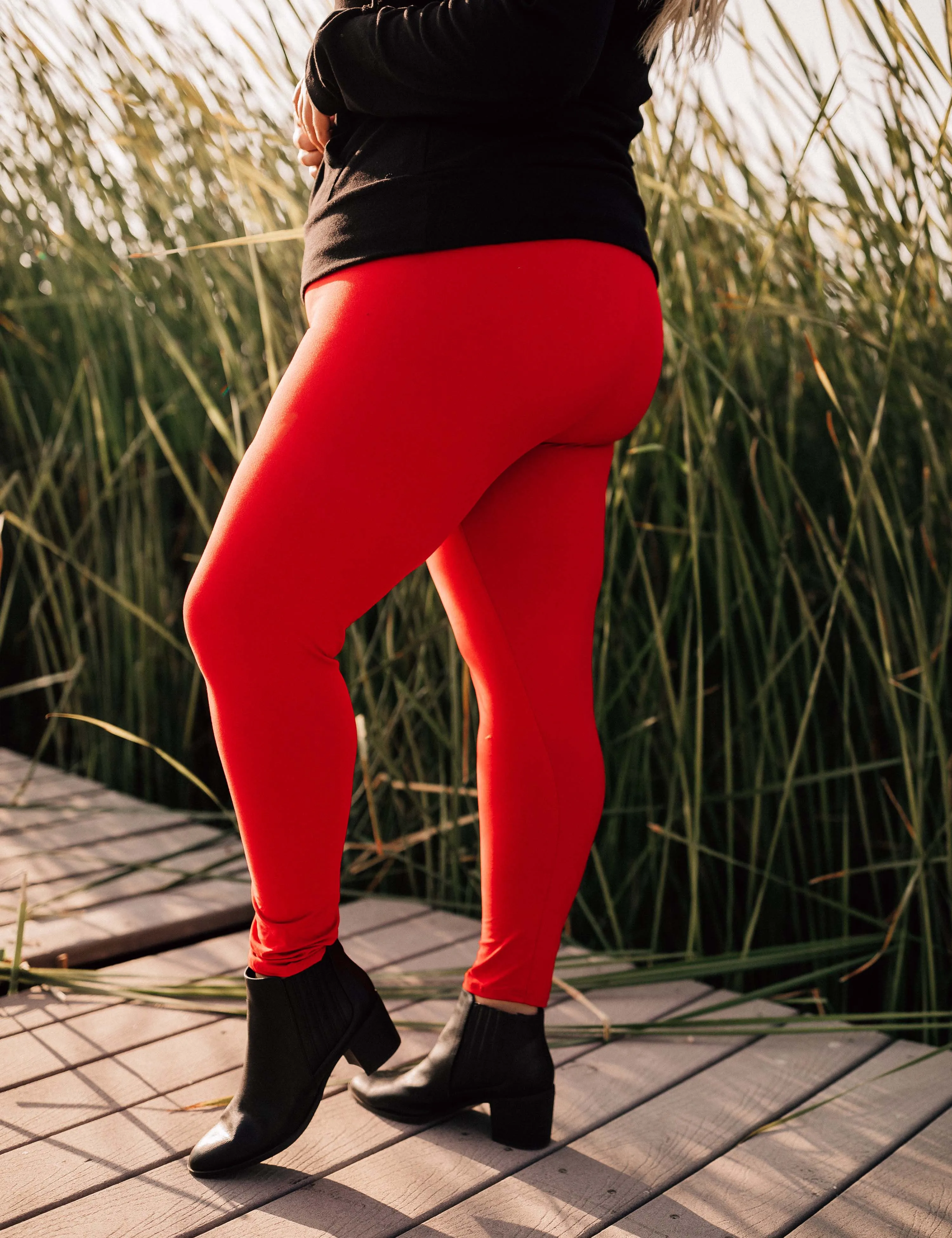 SA Exclusive Red Solid Leggings